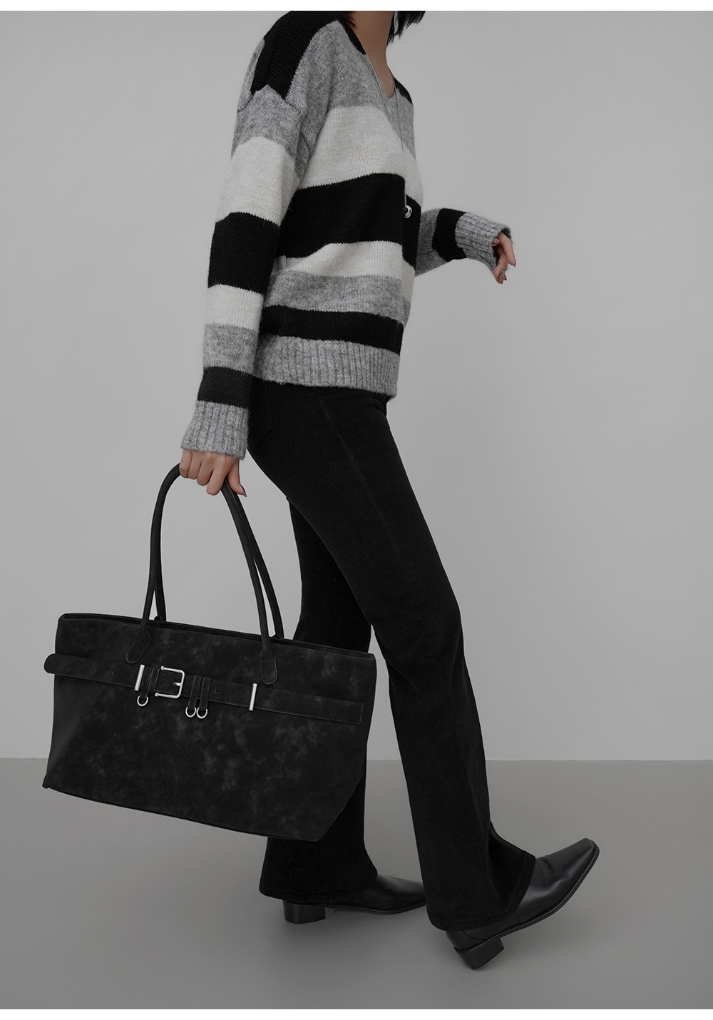 條紋V領落肩針織上衣,KOREA,351213,條紋V領落肩針織上衣,周新品優惠,NEWARRIVAL