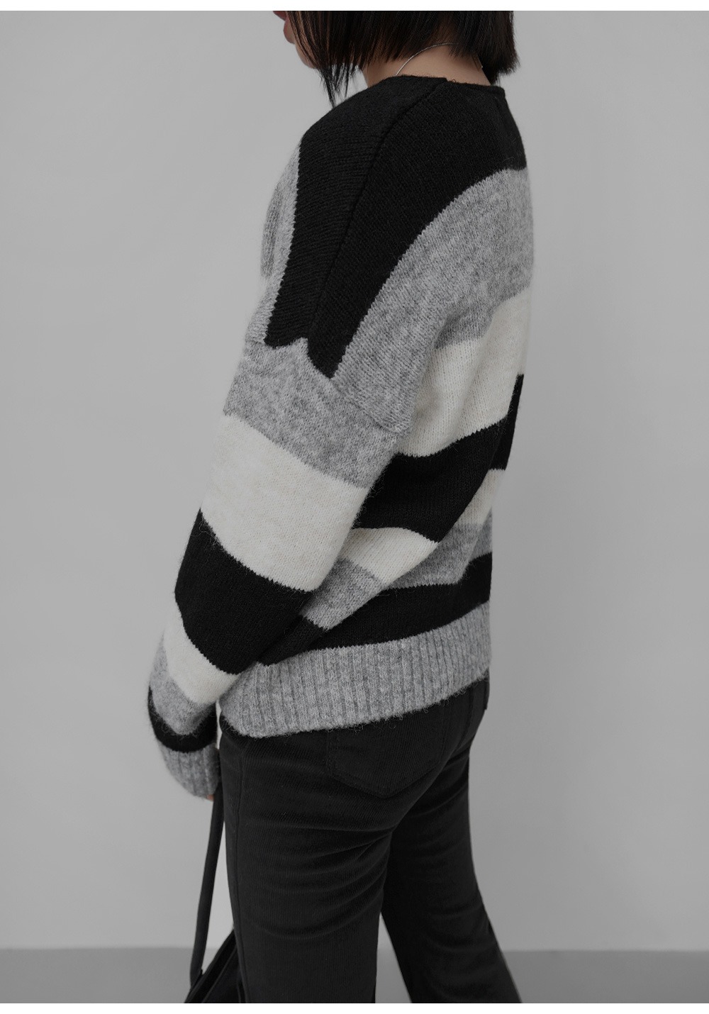 條紋V領落肩針織上衣,KOREA,351213,條紋V領落肩針織上衣,周新品優惠,NEWARRIVAL