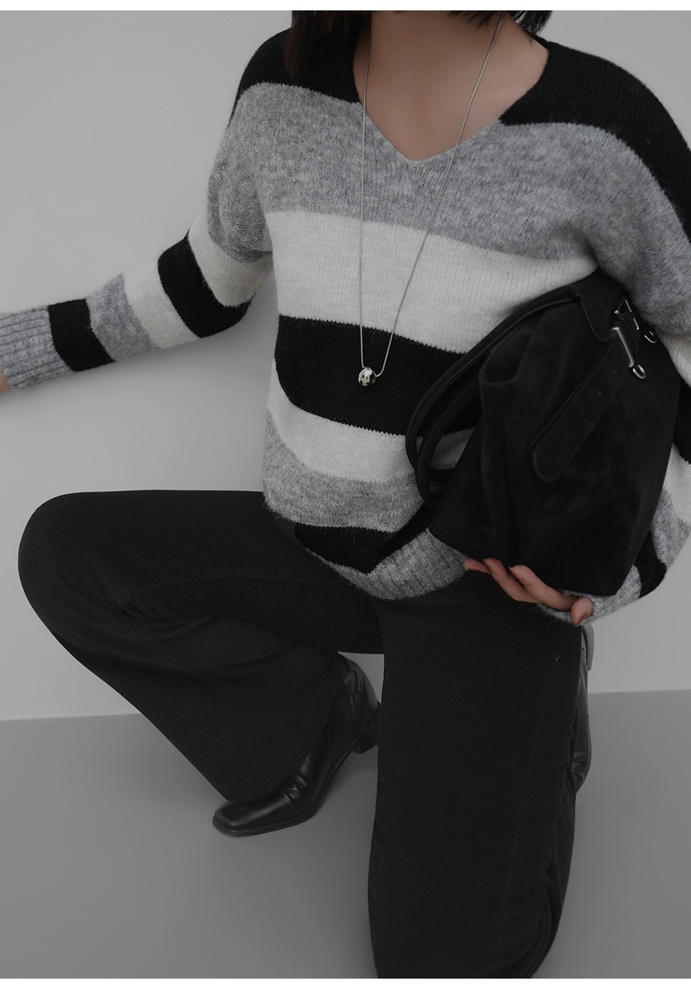 條紋V領落肩針織上衣,KOREA,351213,條紋V領落肩針織上衣,周新品優惠,NEWARRIVAL