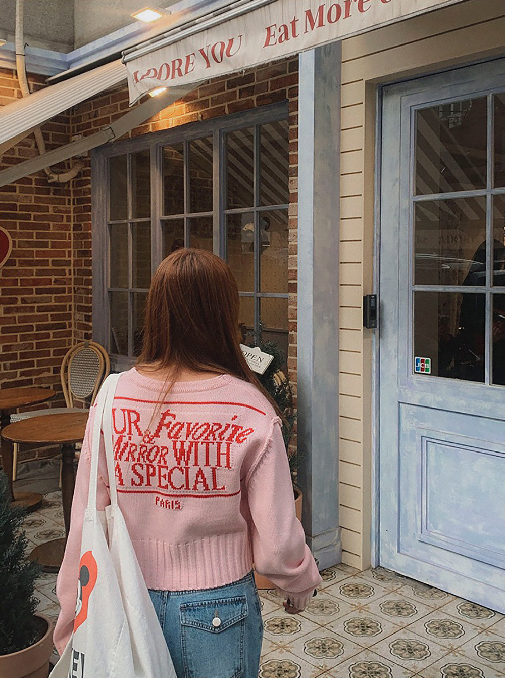 刺繡英字V領針織外套,KOREA,354827,刺繡英字V領針織外套,領500,999免運