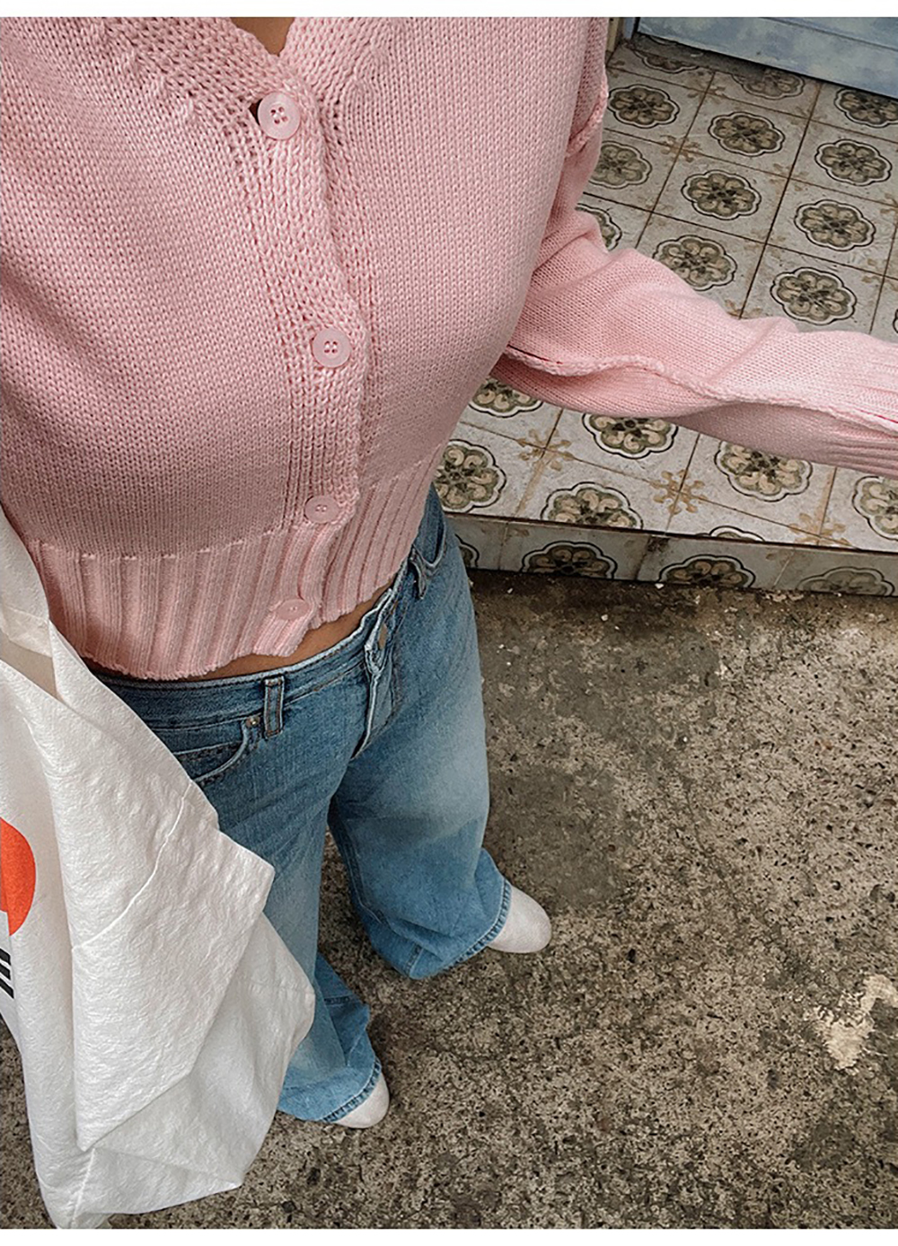 刺繡英字V領針織外套,KOREA,354827,刺繡英字V領針織外套,領500,999免運