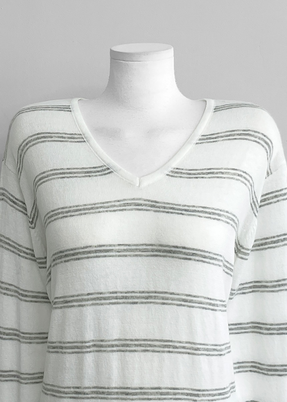 V領條紋針織上衣,KOREA,354837,V領條紋針織上衣,領500,999免運