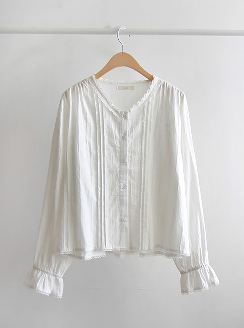 精緻波浪蕾絲V領襯衫,KOREA,354859,精緻波浪蕾絲V領襯衫,周新品優惠,NEWARRIVAL