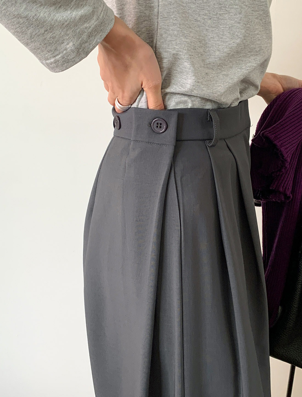 簡約質感側釦設計寬褲,KOREA,354217,簡約質感側釦設計寬褲,周新品優惠,NEWARRIVAL