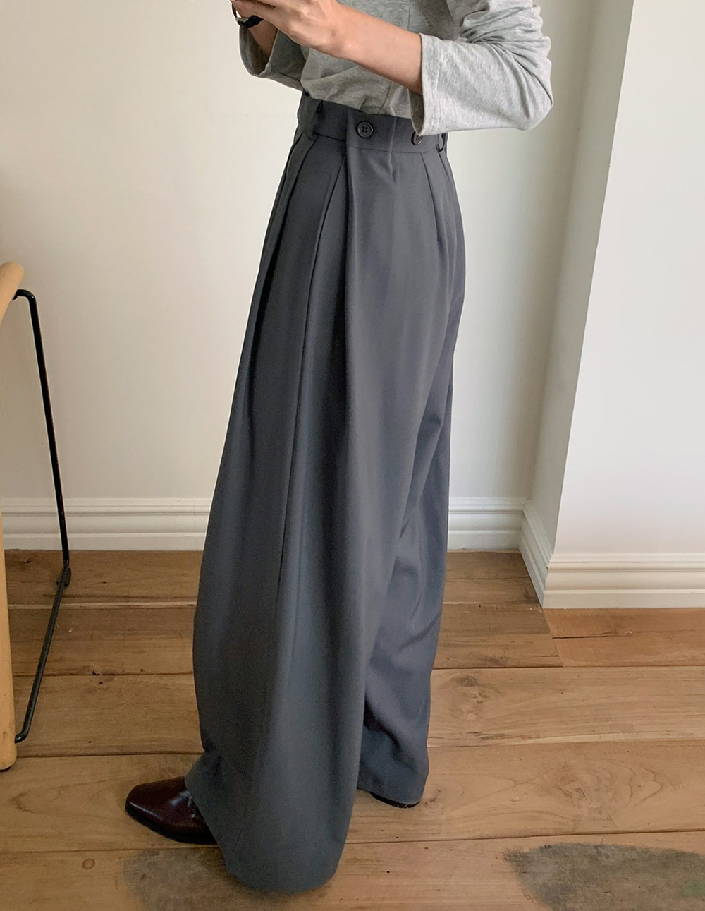 簡約質感側釦設計寬褲,KOREA,354217,簡約質感側釦設計寬褲,周新品優惠,NEWARRIVAL