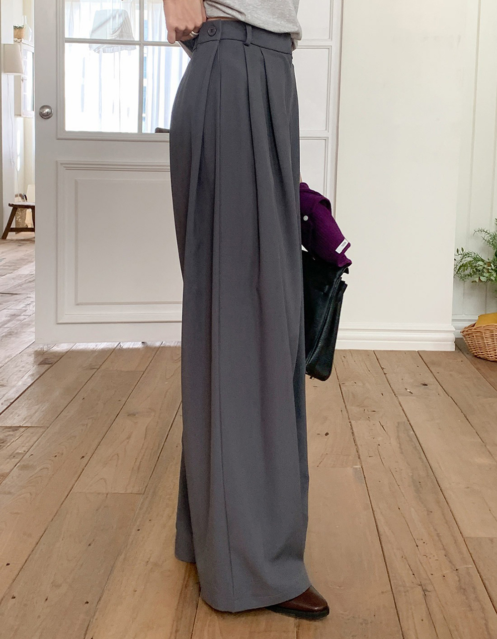 簡約質感側釦設計寬褲,KOREA,354217,簡約質感側釦設計寬褲,周新品優惠,NEWARRIVAL