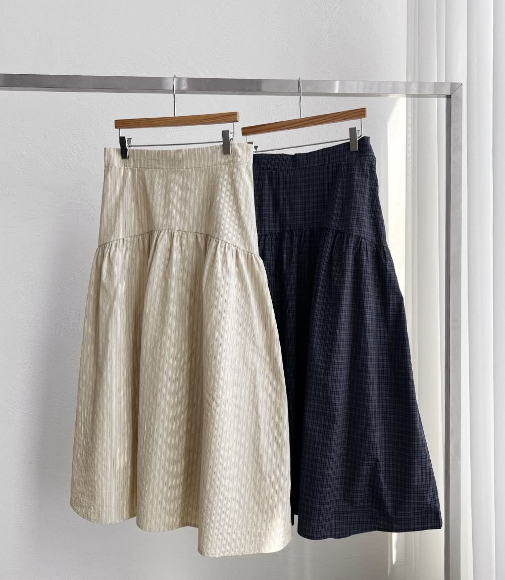 後鬆緊腰條紋A字長裙,KOREA,355925,後鬆緊腰條紋A字長裙,周新品優惠,NEWARRIVAL