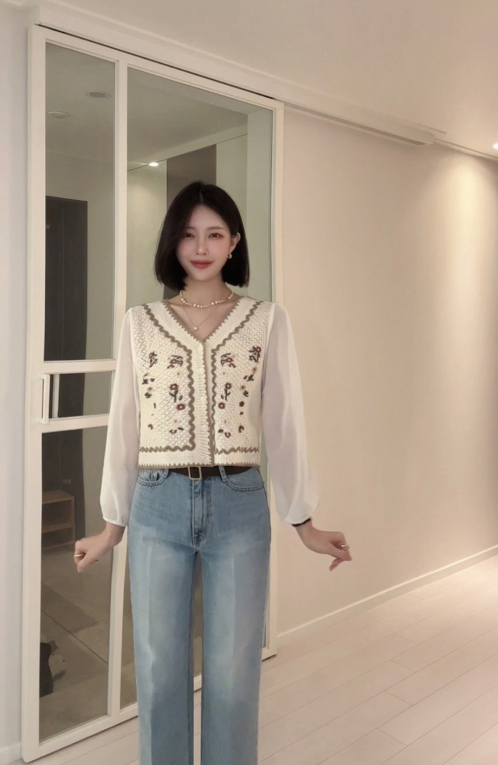 假兩件花卉刺繡上衣,KOREA,355936,假兩件花卉刺繡上衣,領500,999免運