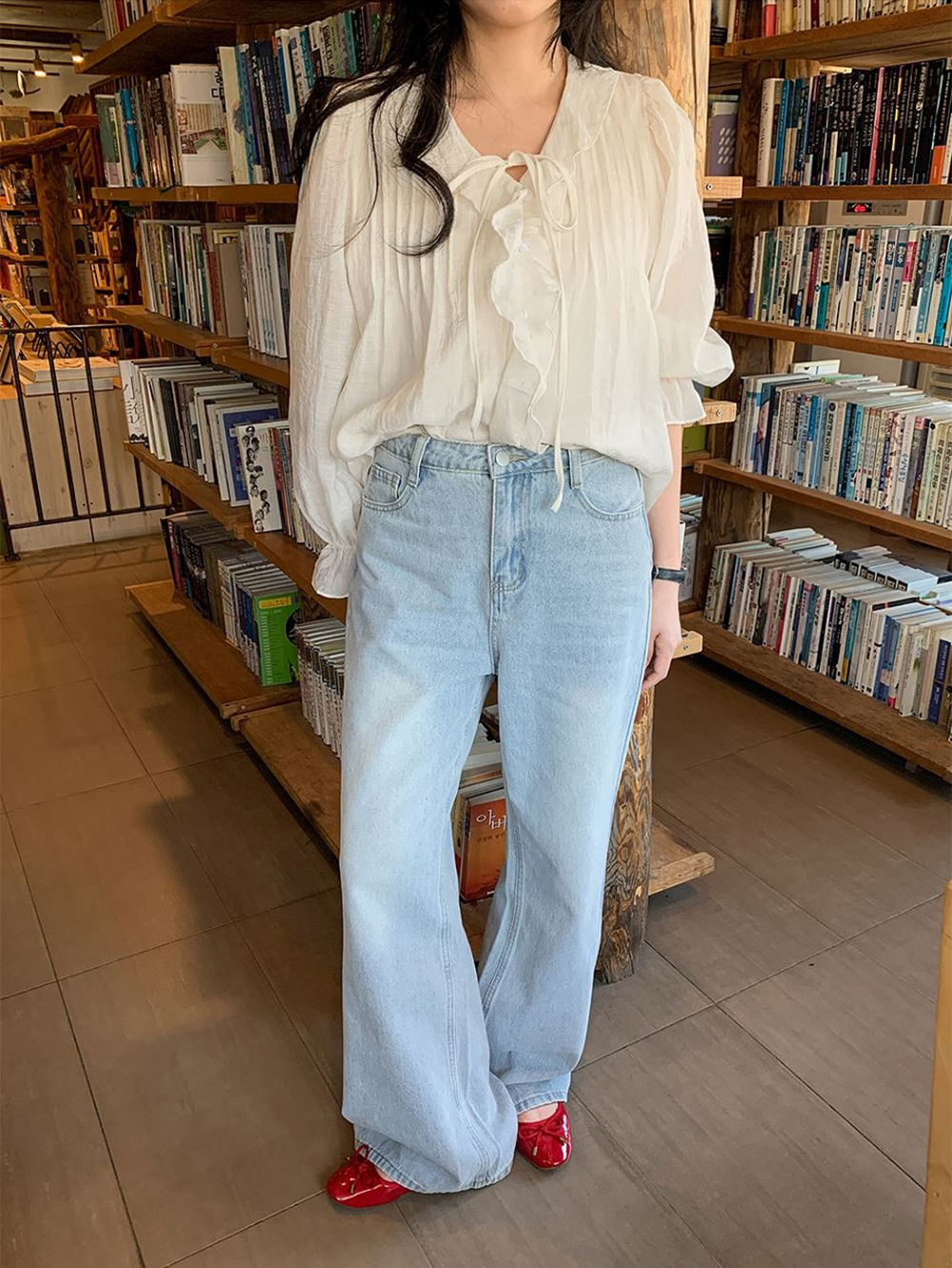 溫柔系荷葉邊V領襯衫,KOREA,355968,溫柔系荷葉邊V領襯衫,周新品優惠,NEWARRIVAL