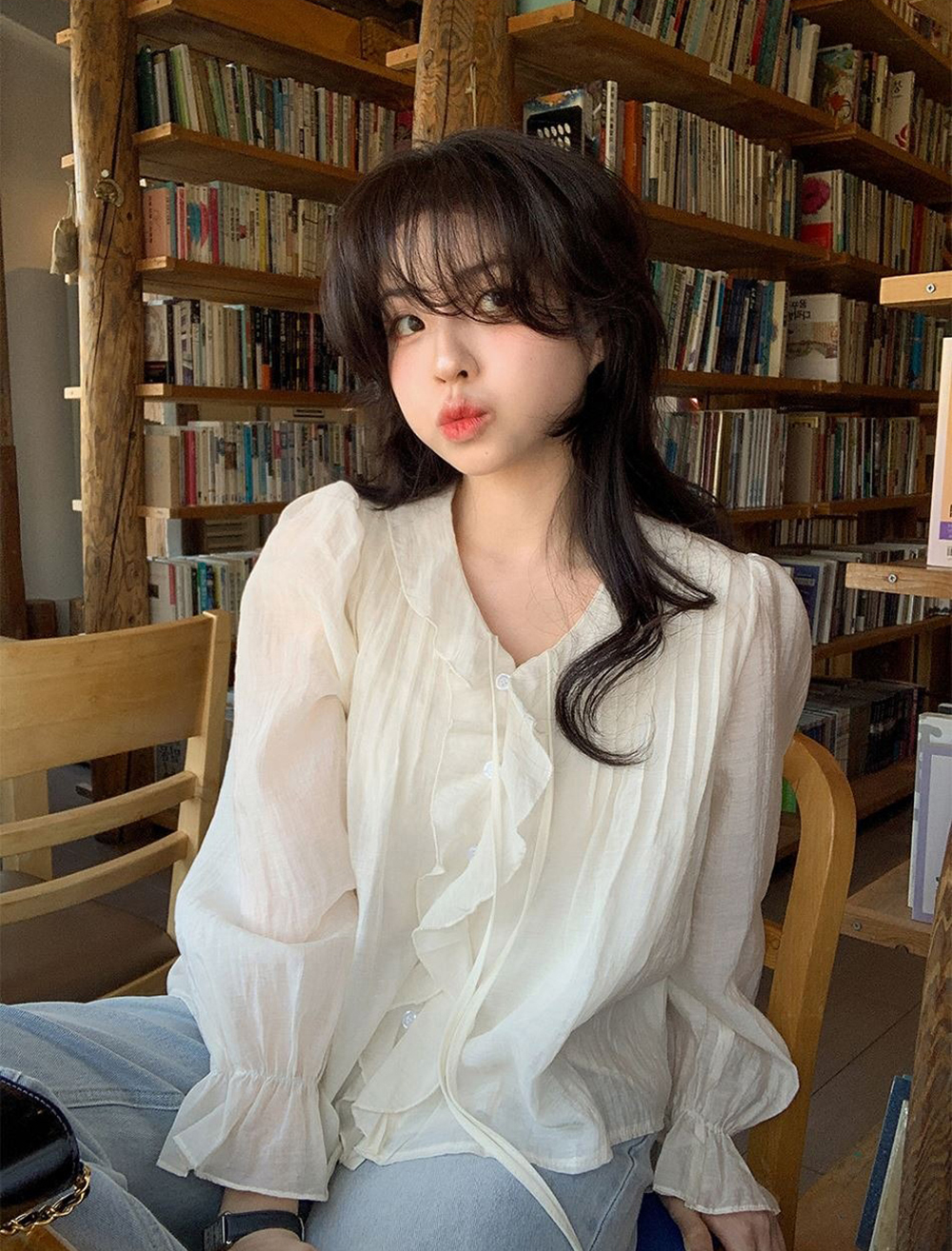 溫柔系荷葉邊V領襯衫,KOREA,355968,溫柔系荷葉邊V領襯衫,周新品優惠,NEWARRIVAL