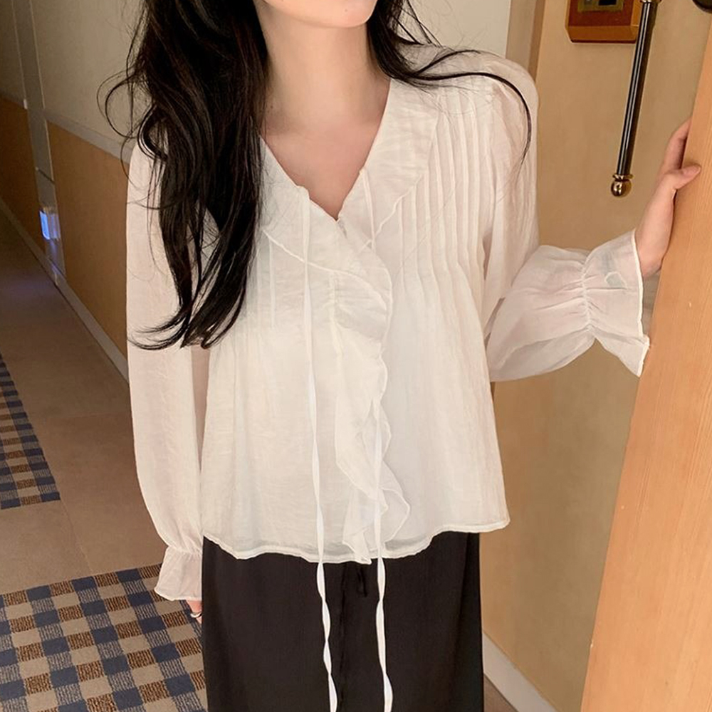溫柔系荷葉邊V領襯衫