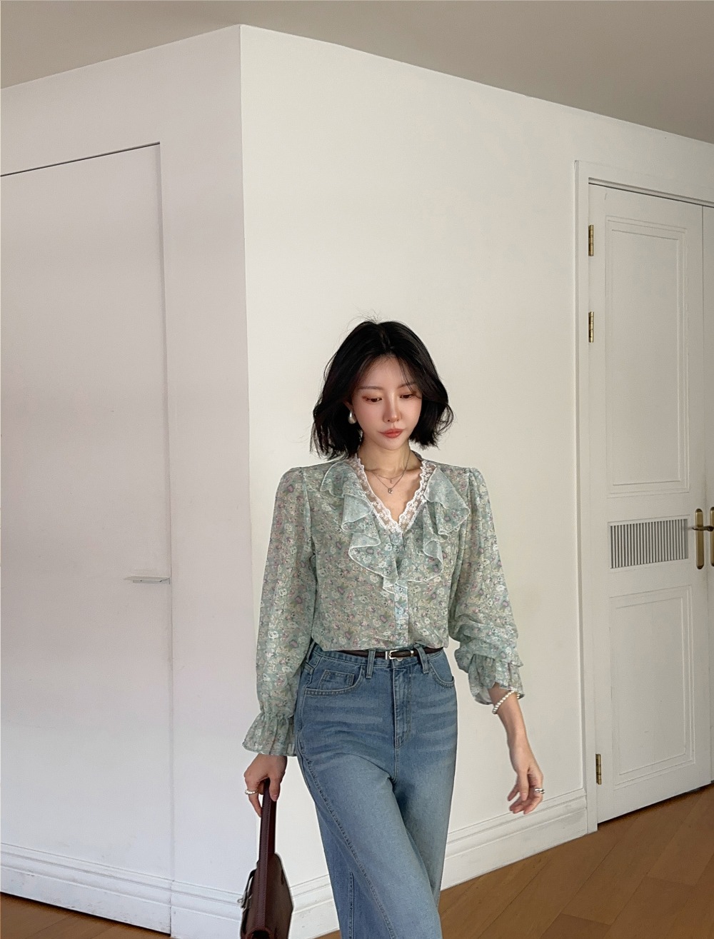 蕾絲荷葉領碎花襯衫,KOREA,354160,蕾絲荷葉領碎花襯衫,領500,999免運