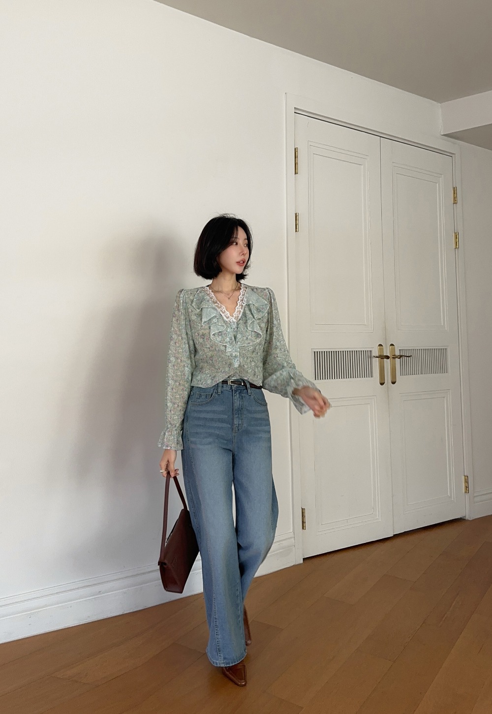 蕾絲荷葉領碎花襯衫,KOREA,354160,蕾絲荷葉領碎花襯衫,領500,999免運