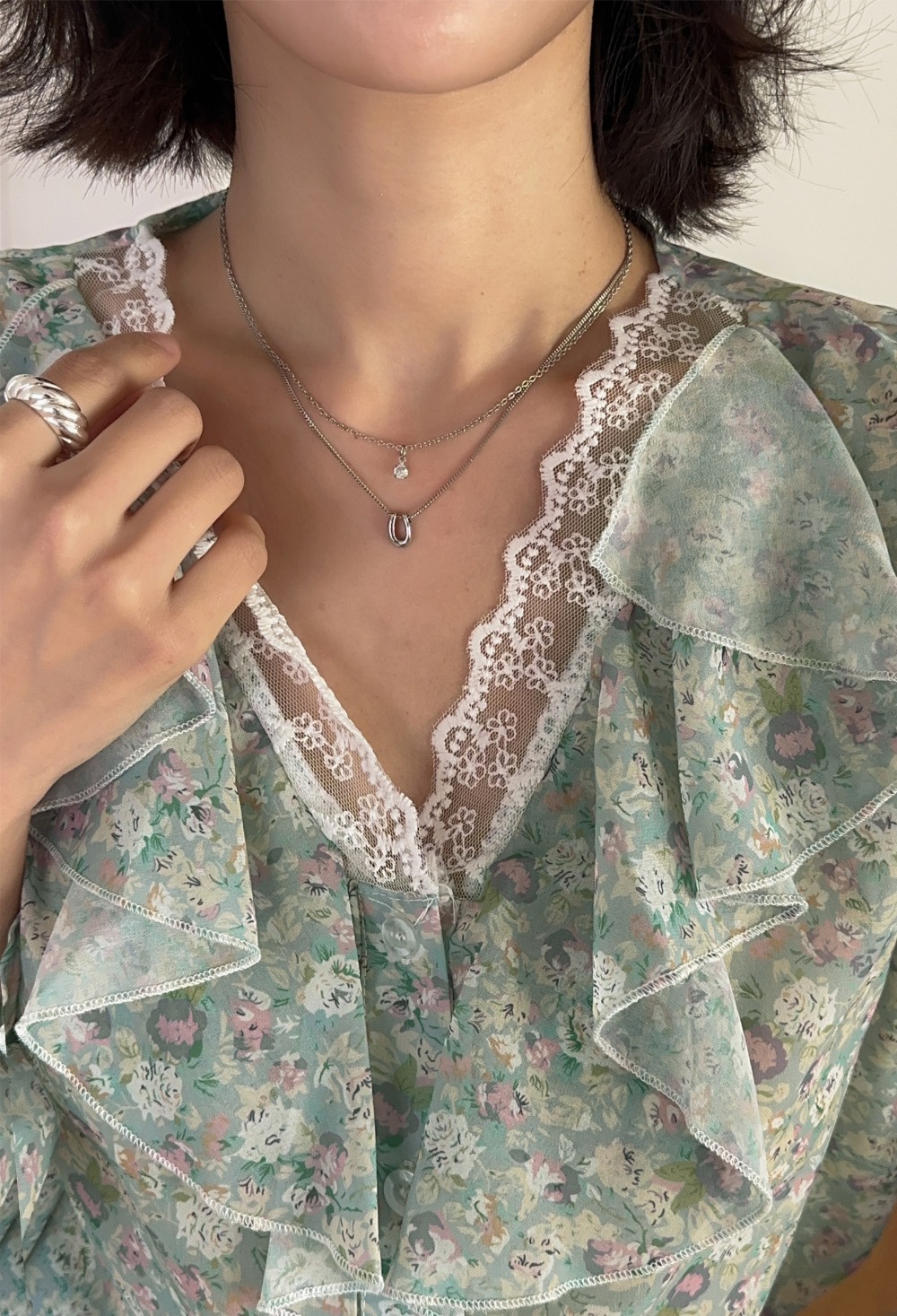 蕾絲荷葉領碎花襯衫,KOREA,354160,蕾絲荷葉領碎花襯衫,領500,999免運