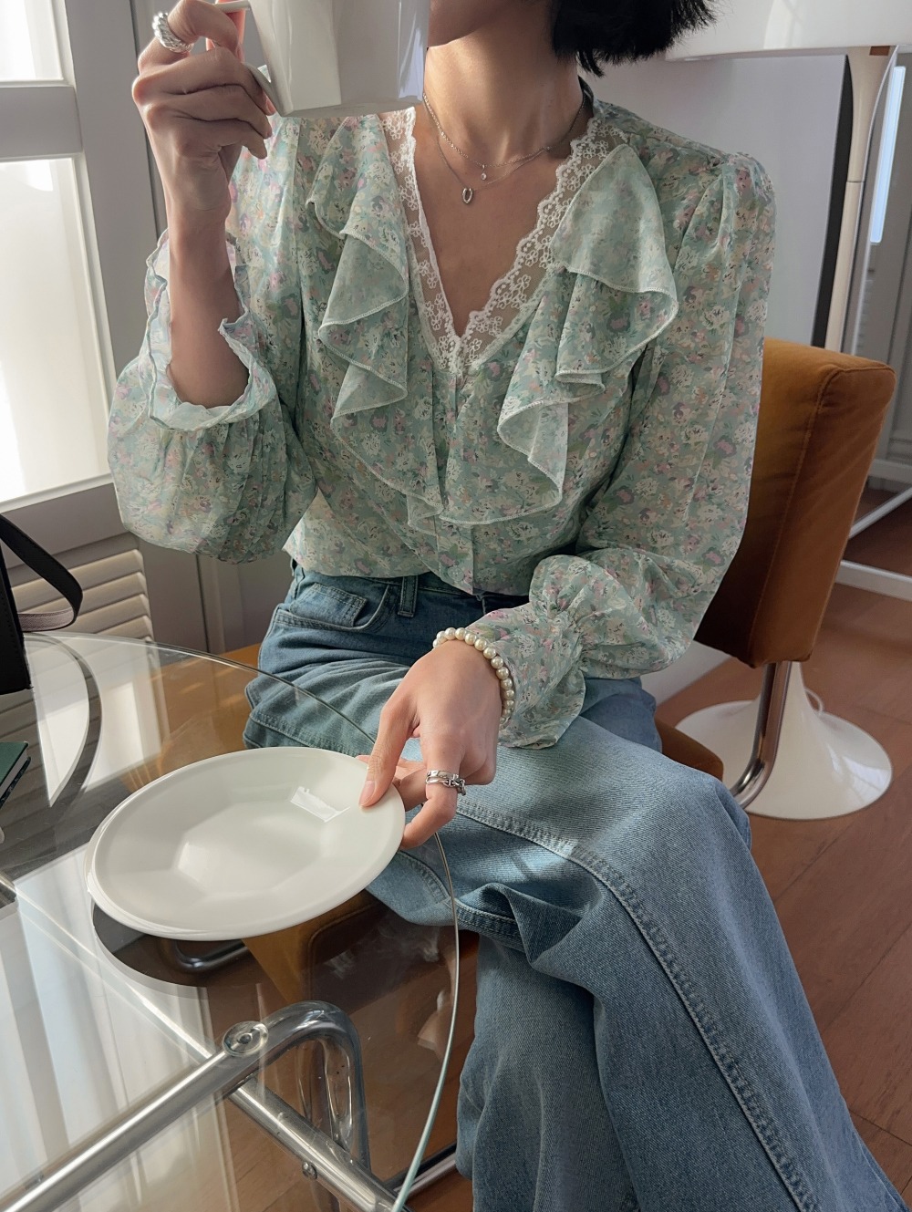 蕾絲荷葉領碎花襯衫,KOREA,354160,蕾絲荷葉領碎花襯衫,領500,999免運