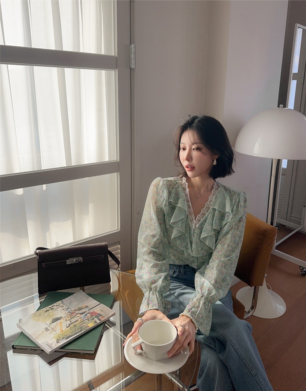 蕾絲荷葉領碎花襯衫,KOREA,354160,蕾絲荷葉領碎花襯衫,領500,999免運