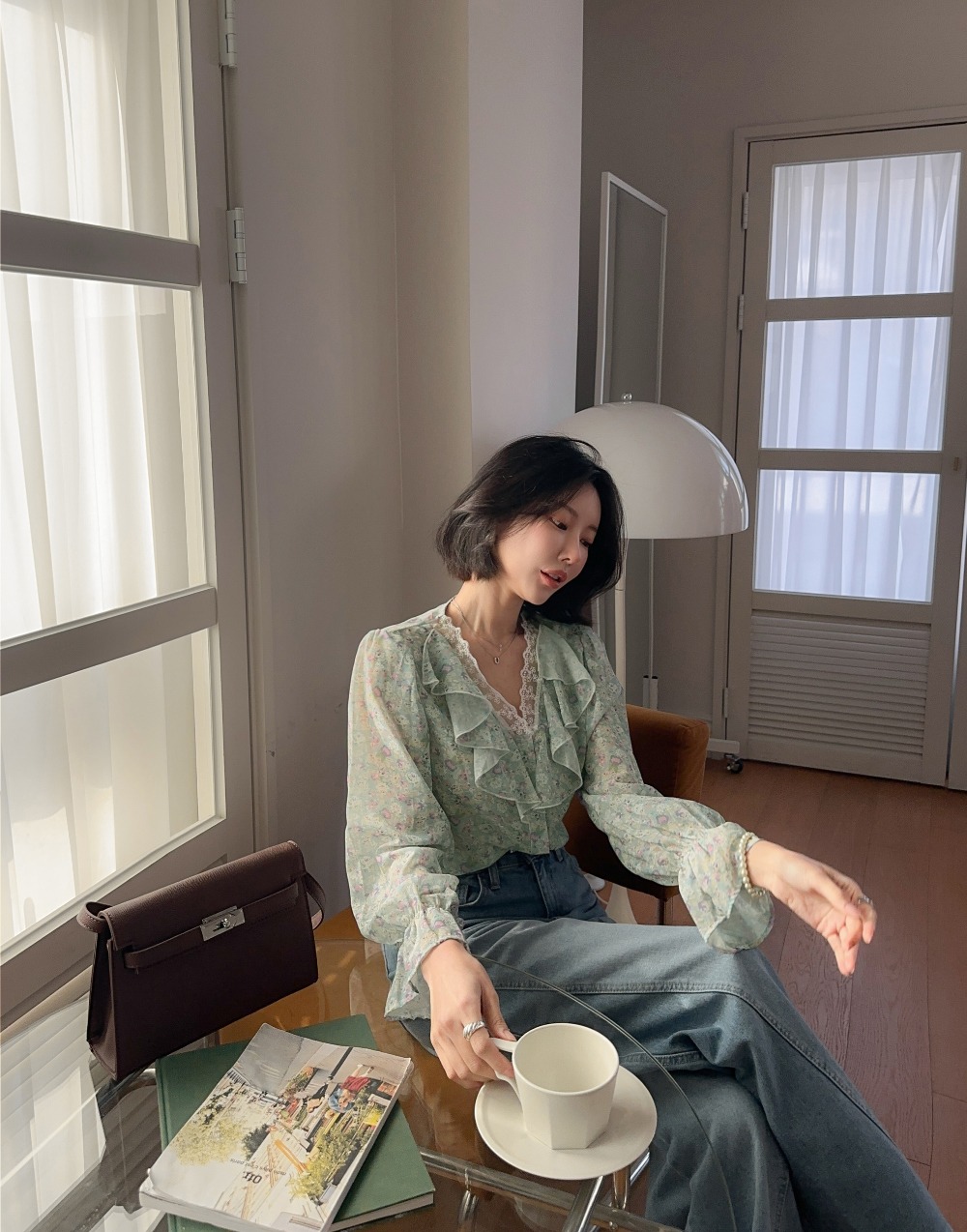 蕾絲荷葉領碎花襯衫,KOREA,354160,蕾絲荷葉領碎花襯衫,領500,999免運