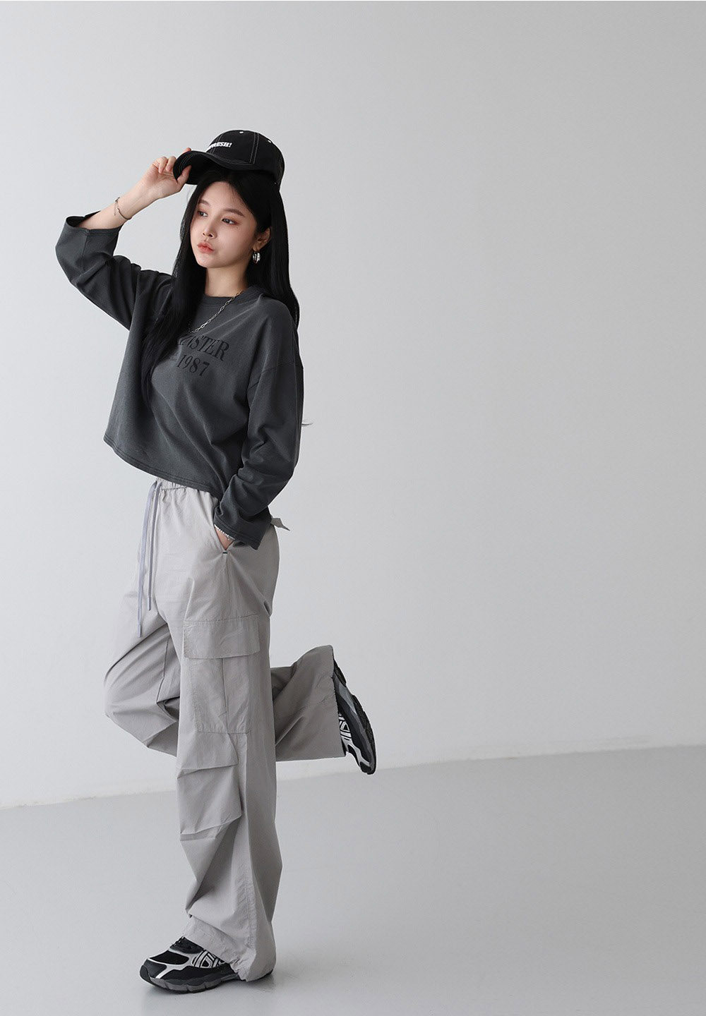 字母印花落肩款上衣,KOREA,358428,字母印花落肩款上衣,領500,999免運