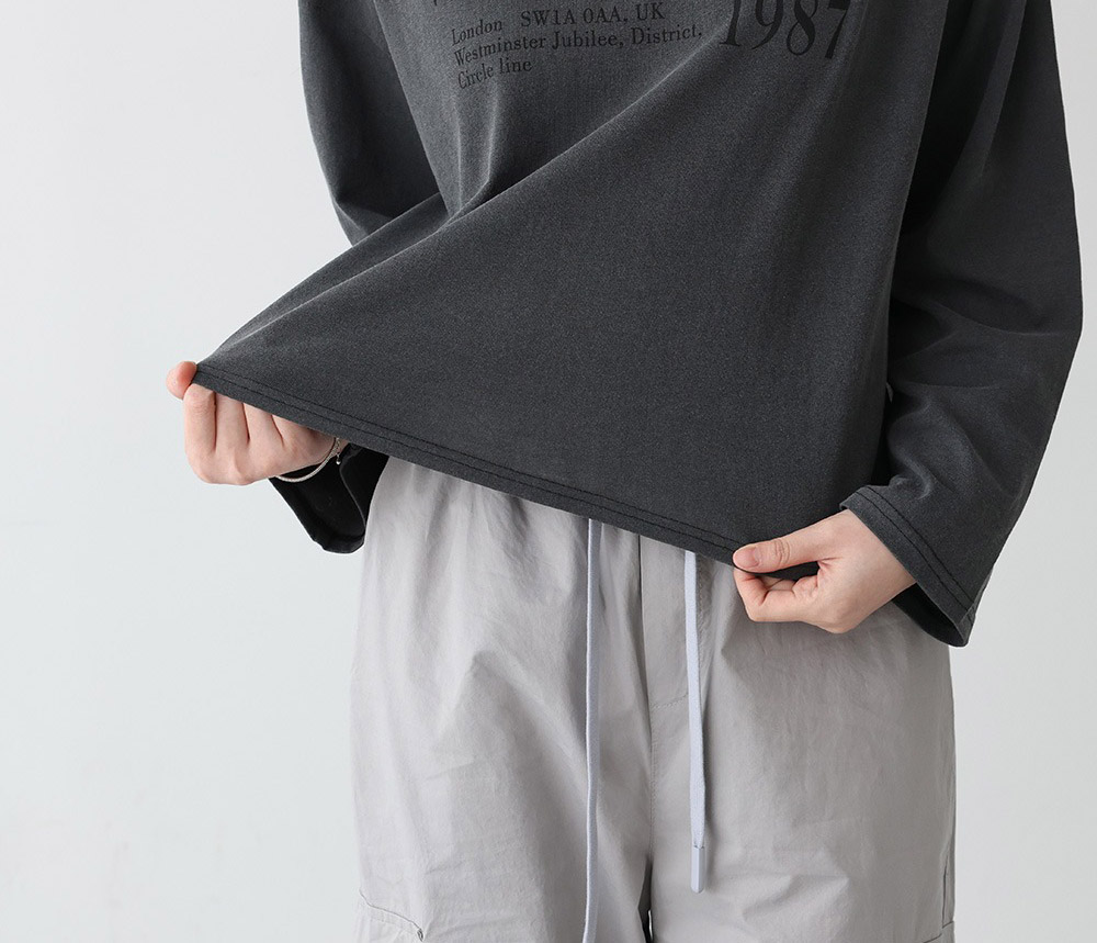 字母印花落肩款上衣,KOREA,358428,字母印花落肩款上衣,領500,999免運