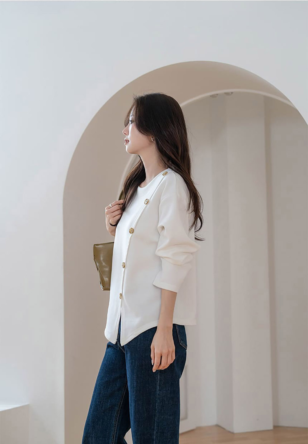 簡約斜釦設計開衩上衣,KOREA,358461,簡約斜釦設計開衩上衣,領500,999免運