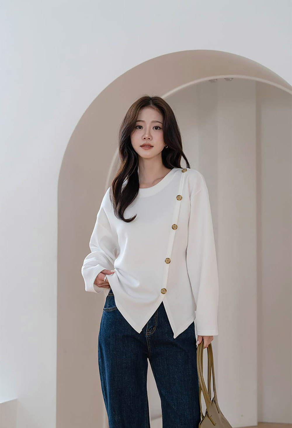 簡約斜釦設計開衩上衣,KOREA,358461,簡約斜釦設計開衩上衣,領500,999免運