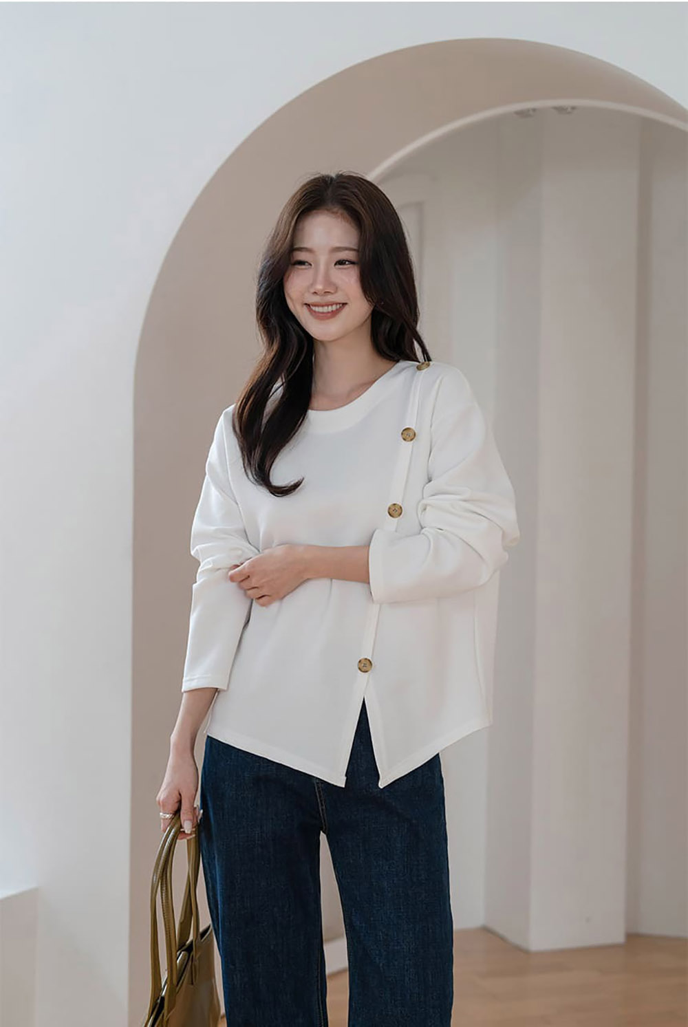 簡約斜釦設計開衩上衣,KOREA,358461,簡約斜釦設計開衩上衣,領500,999免運