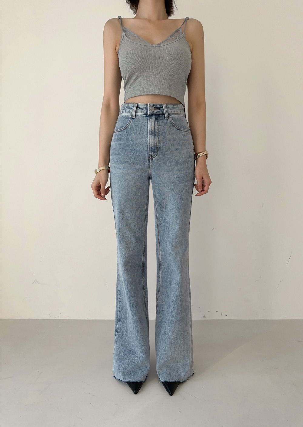 蕾絲V領襯墊式小可愛,KOREA,358639,蕾絲V領襯墊式小可愛,領500,999免運