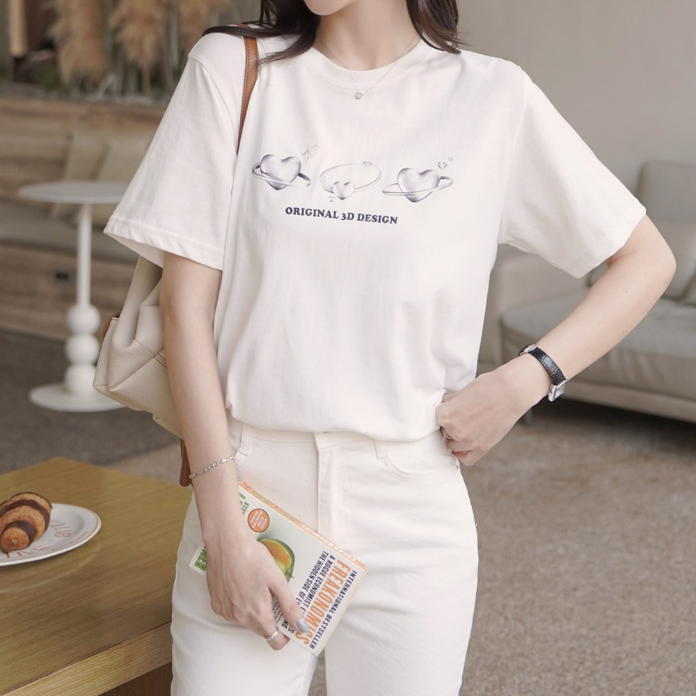 立體感愛心印花上衣