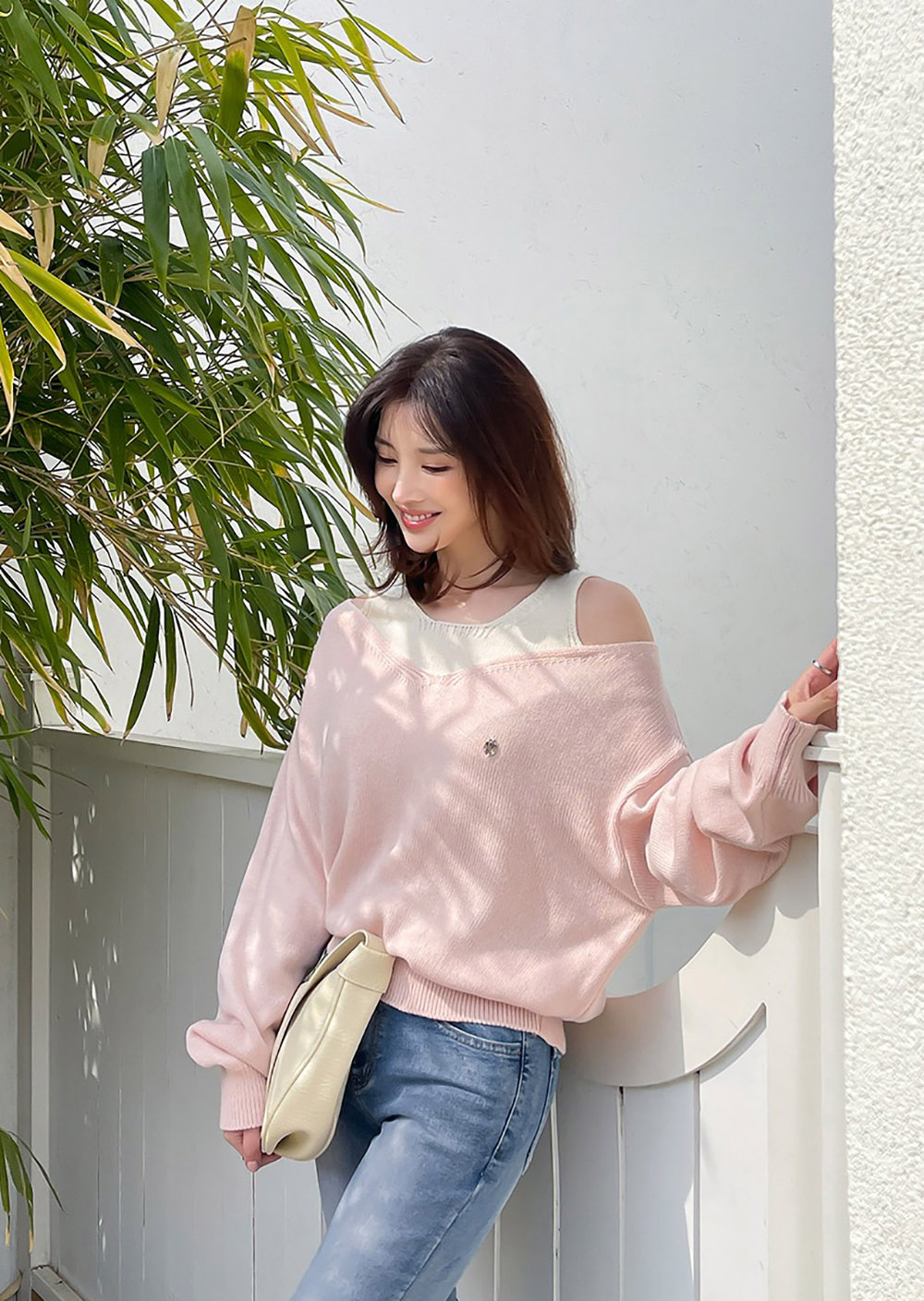 撞色露肩設計針織上衣,KOREA,358709,撞色露肩設計針織上衣,周新品優惠,NEWARRIVAL