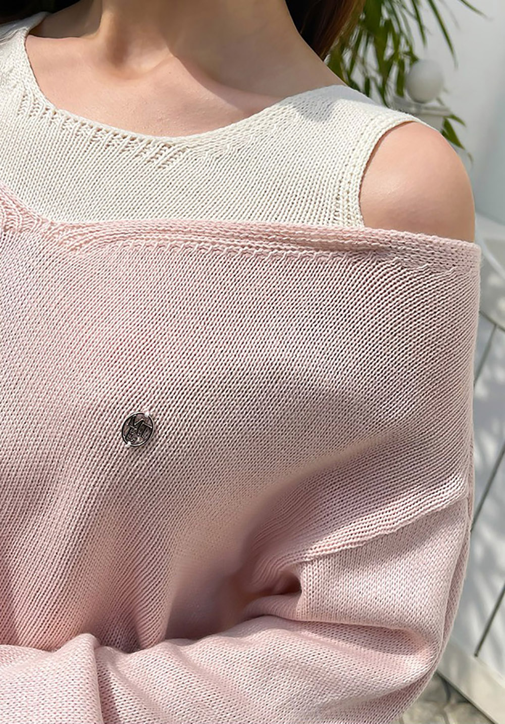 撞色露肩設計針織上衣,KOREA,358709,撞色露肩設計針織上衣,周新品優惠,NEWARRIVAL