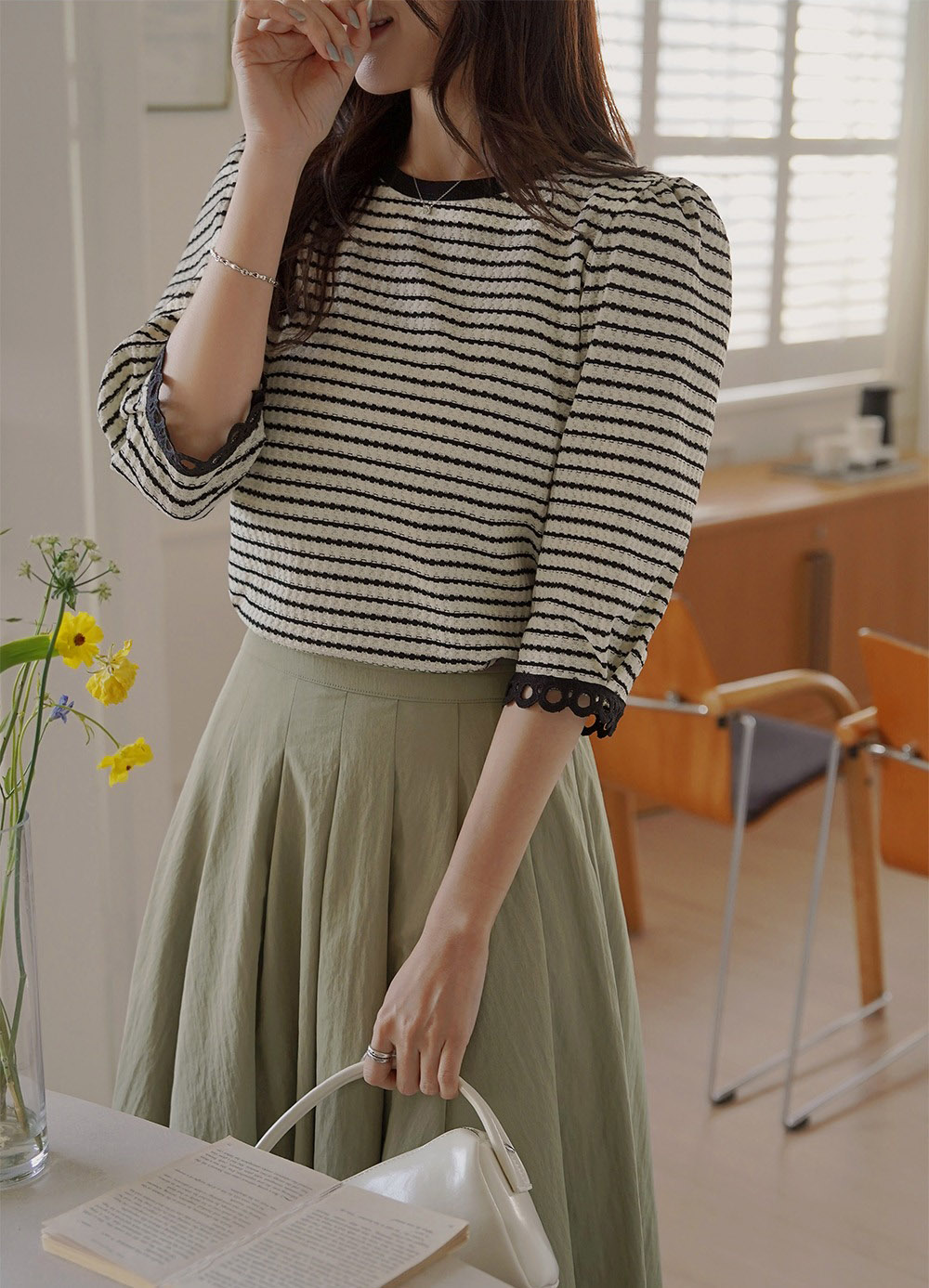 蕾絲袖口氣質條紋上衣,KOREA,358856,蕾絲袖口氣質條紋上衣,周新品優惠,NEWARRIVAL