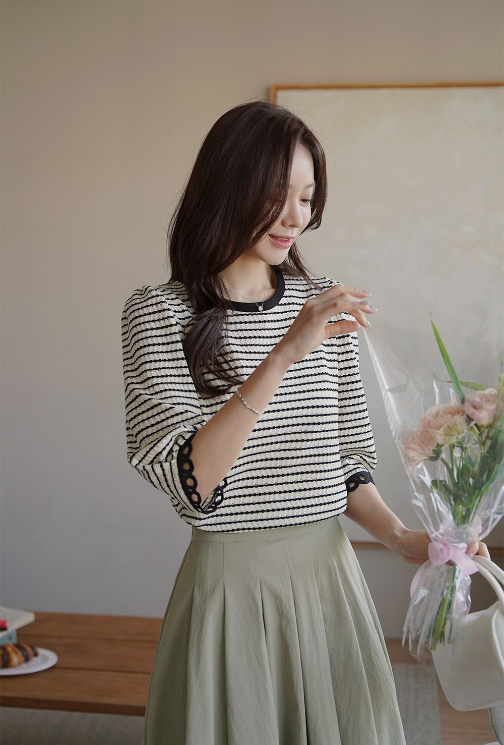 蕾絲袖口氣質條紋上衣,KOREA,358856,蕾絲袖口氣質條紋上衣,周新品優惠,NEWARRIVAL