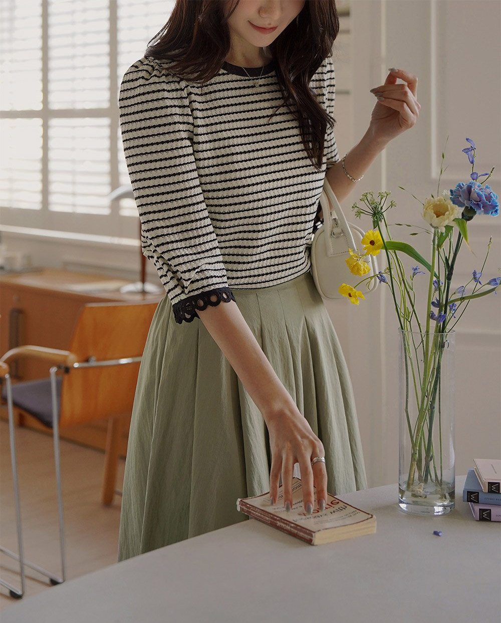 蕾絲袖口氣質條紋上衣,KOREA,358856,蕾絲袖口氣質條紋上衣,周新品優惠,NEWARRIVAL