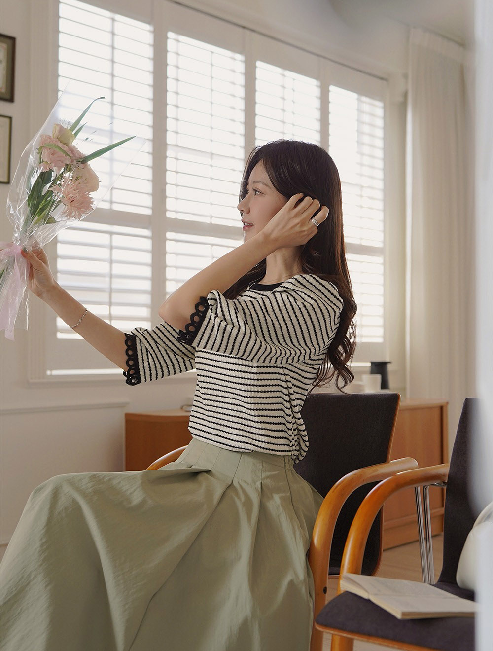 蕾絲袖口氣質條紋上衣,KOREA,358856,蕾絲袖口氣質條紋上衣,周新品優惠,NEWARRIVAL