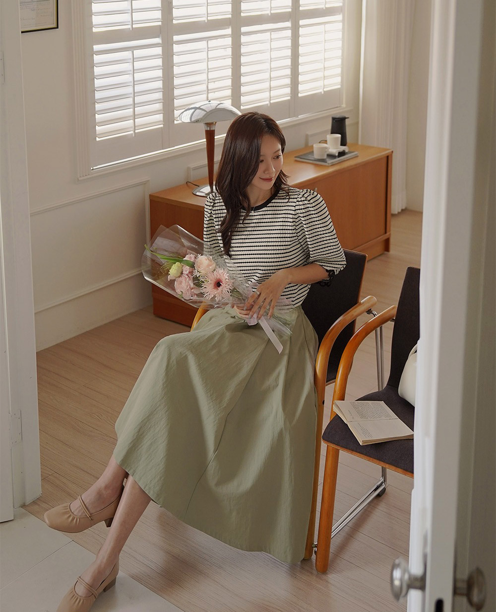 蕾絲袖口氣質條紋上衣,KOREA,358856,蕾絲袖口氣質條紋上衣,周新品優惠,NEWARRIVAL