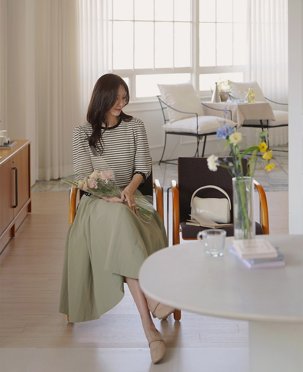 蕾絲袖口氣質條紋上衣,KOREA,358856,蕾絲袖口氣質條紋上衣,周新品優惠,NEWARRIVAL