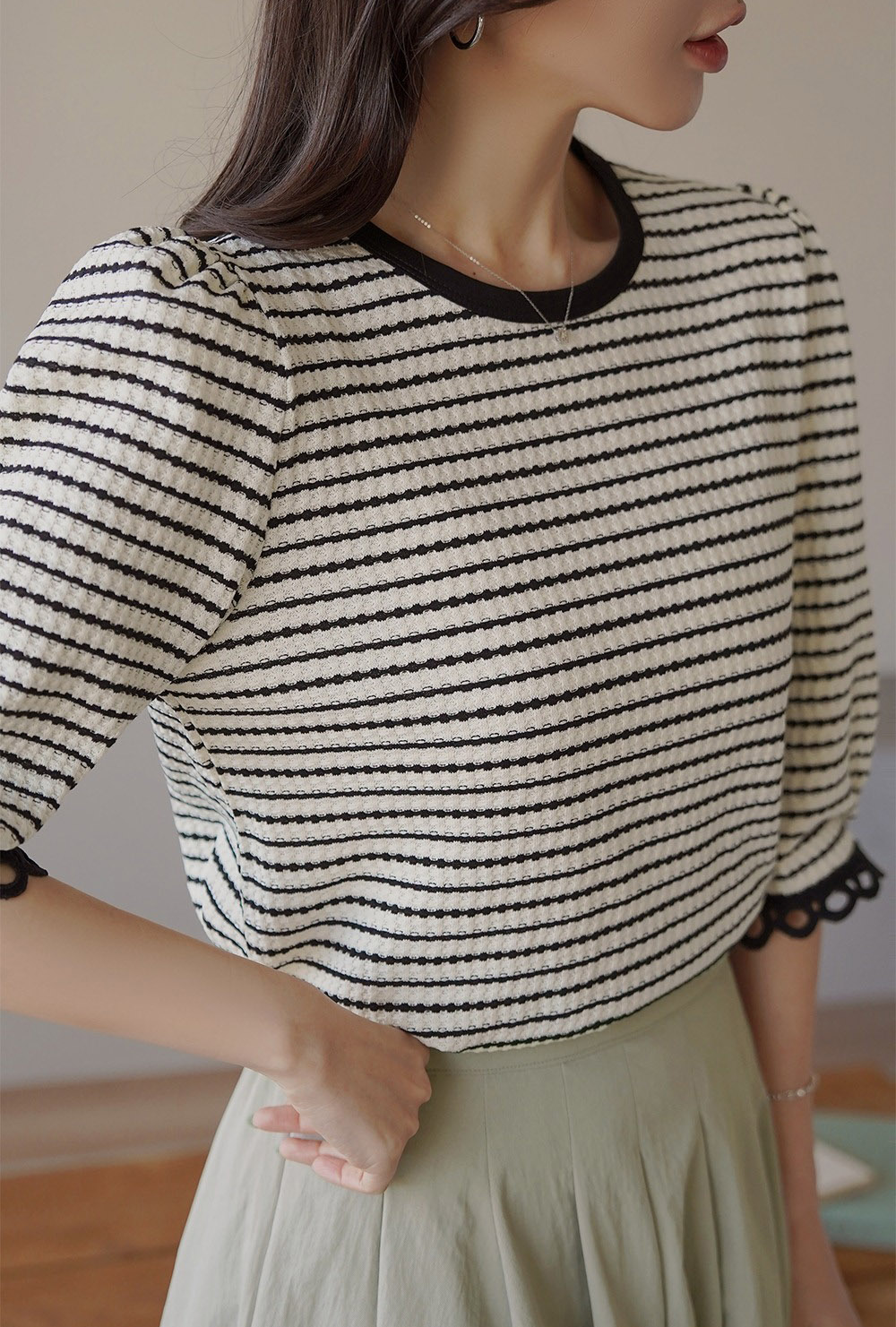 蕾絲袖口氣質條紋上衣,KOREA,358856,蕾絲袖口氣質條紋上衣,周新品優惠,NEWARRIVAL
