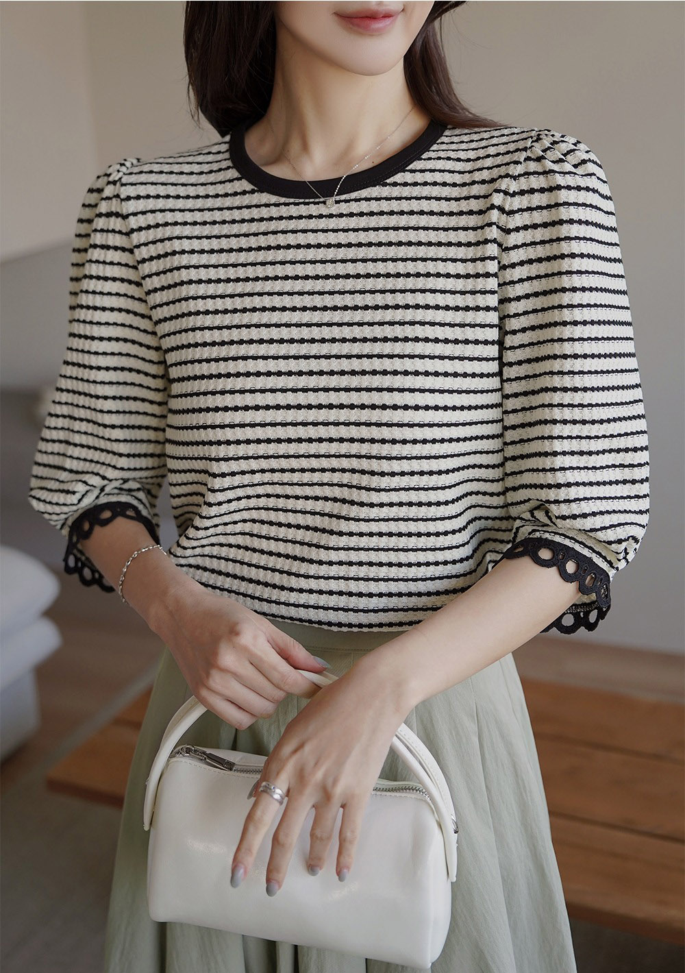 蕾絲袖口氣質條紋上衣,KOREA,358856,蕾絲袖口氣質條紋上衣,周新品優惠,NEWARRIVAL