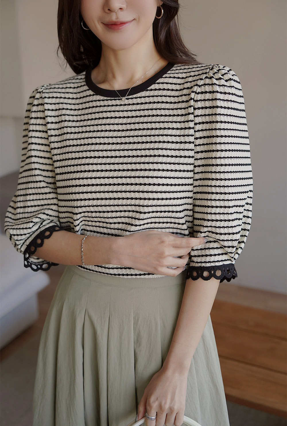 蕾絲袖口氣質條紋上衣,KOREA,358856,蕾絲袖口氣質條紋上衣,周新品優惠,NEWARRIVAL