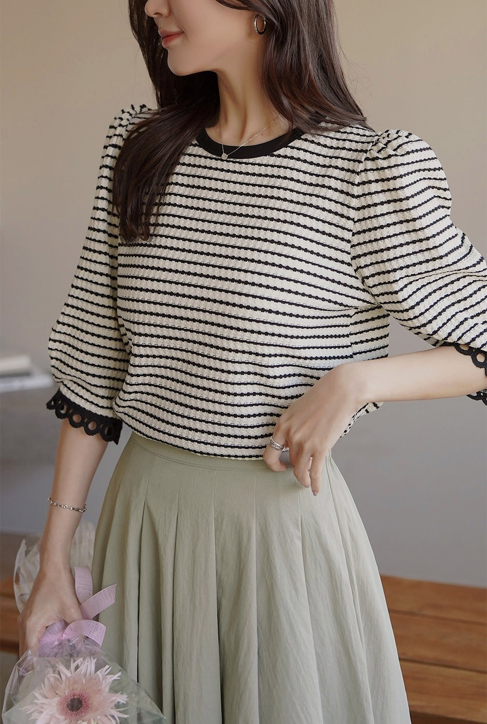 蕾絲袖口氣質條紋上衣,KOREA,358856,蕾絲袖口氣質條紋上衣,周新品優惠,NEWARRIVAL