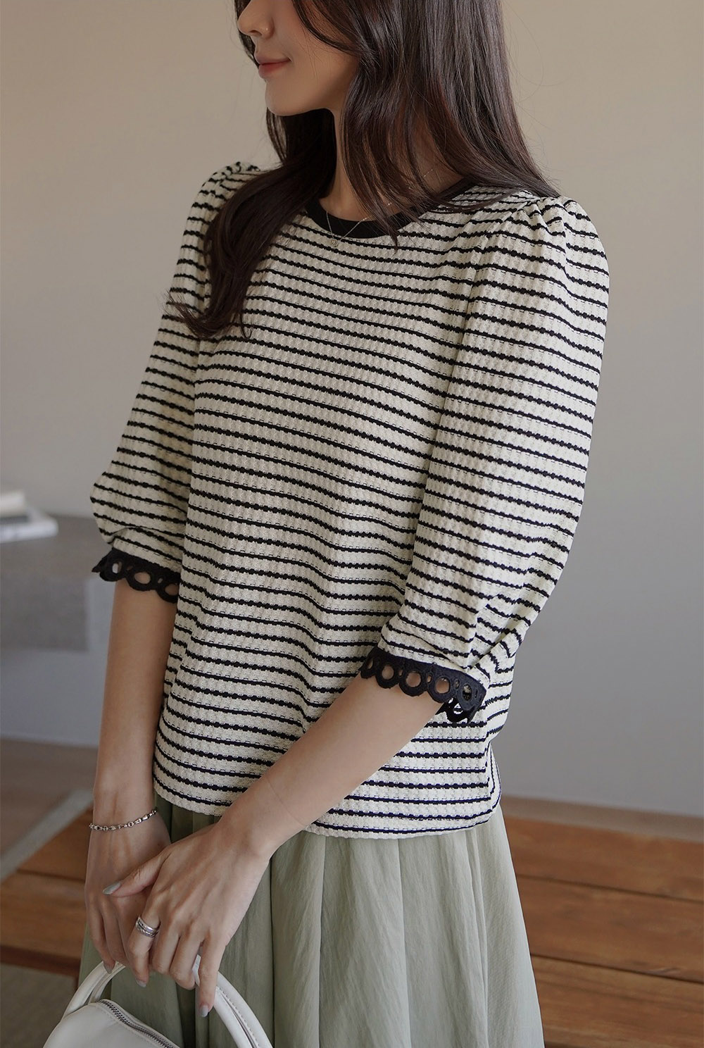 蕾絲袖口氣質條紋上衣,KOREA,358856,蕾絲袖口氣質條紋上衣,周新品優惠,NEWARRIVAL