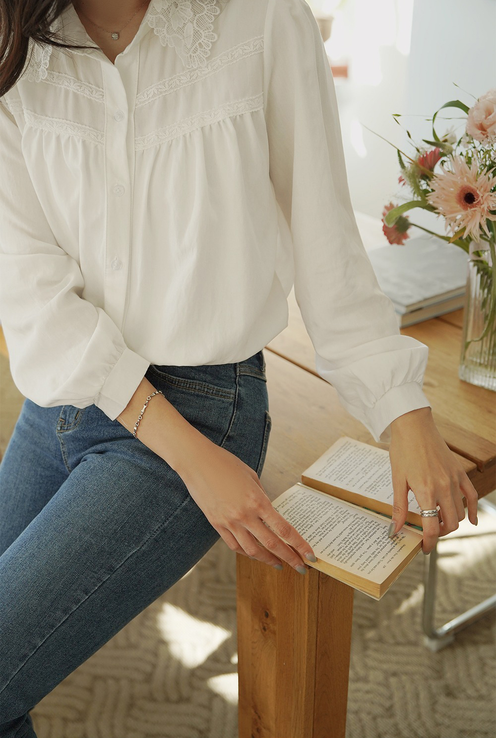 精緻刺繡蕾絲領襯衫,KOREA,359672,精緻刺繡蕾絲領襯衫,領500,999免運