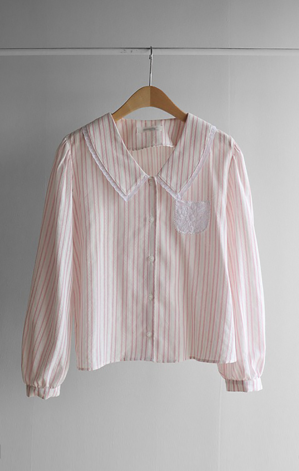 蕾絲花邊領泡泡袖襯衫,KOREA,360564,蕾絲花邊領泡泡袖襯衫,領500,999免運