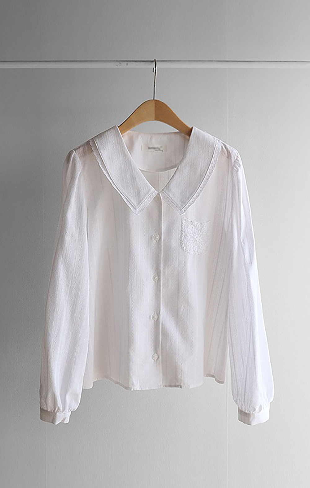 蕾絲花邊領泡泡袖襯衫,KOREA,360564,蕾絲花邊領泡泡袖襯衫,領500,999免運