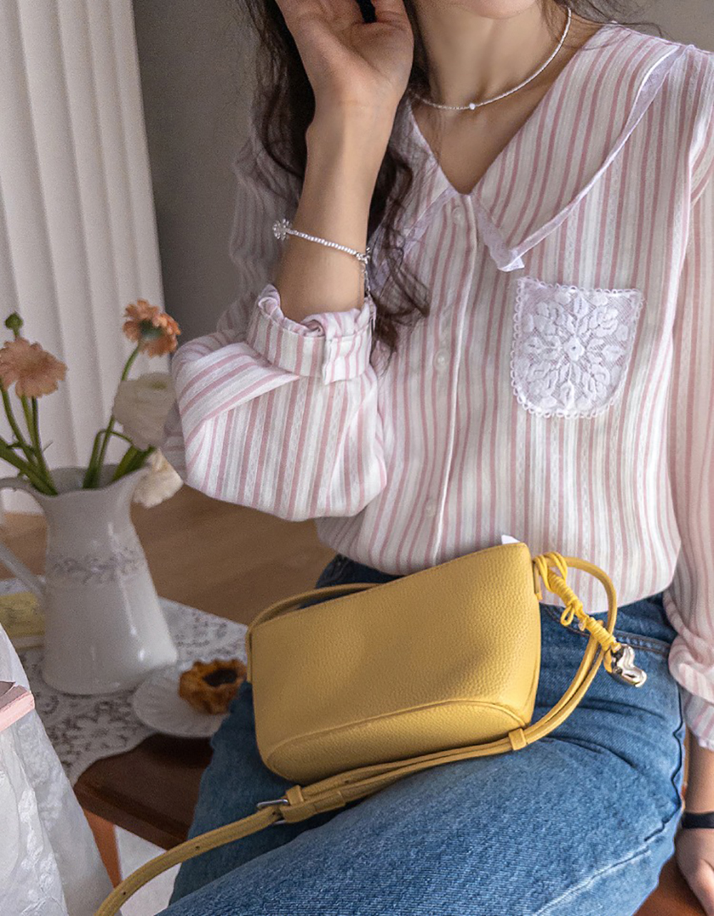 蕾絲花邊領泡泡袖襯衫,KOREA,360564,蕾絲花邊領泡泡袖襯衫,領500,999免運