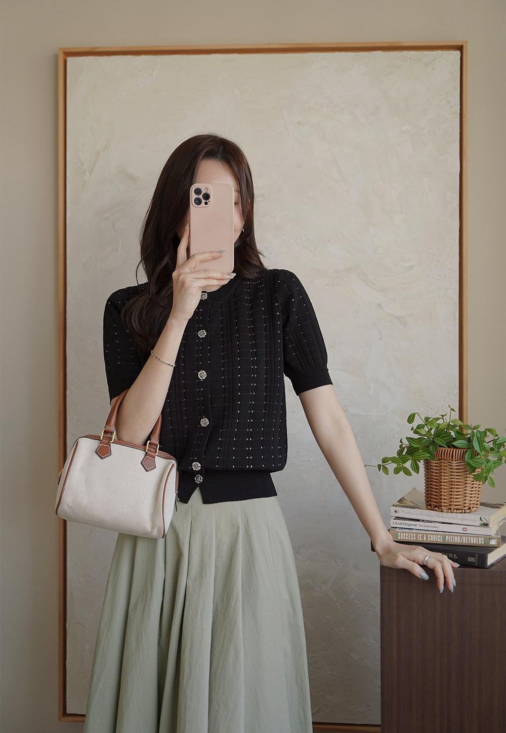 優雅銀釦壓紋針織上衣,KOREA,360633,優雅銀釦壓紋針織上衣,領500,999免運