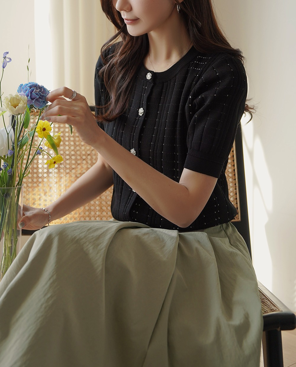 優雅銀釦壓紋針織上衣,KOREA,360633,優雅銀釦壓紋針織上衣,領500,999免運