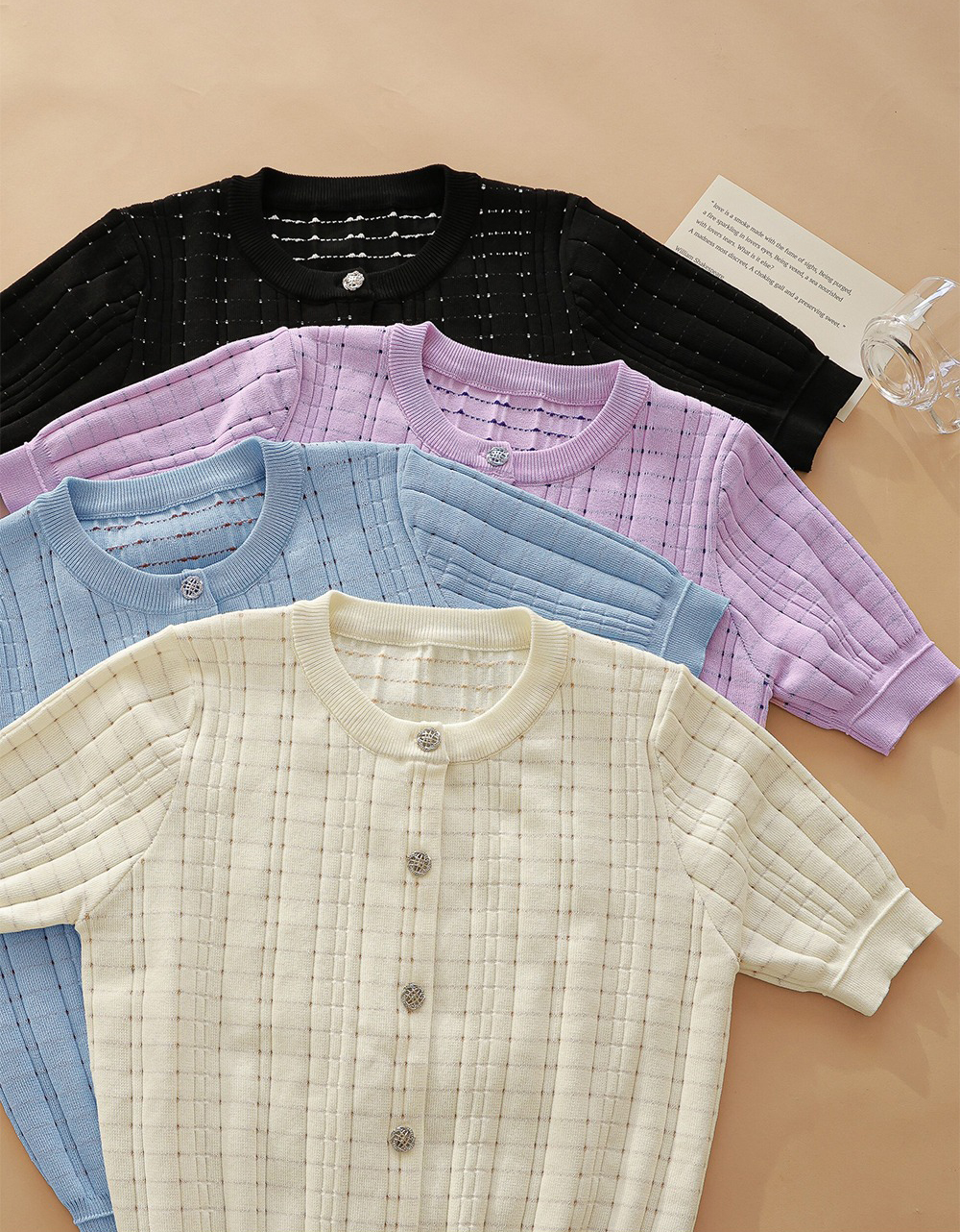 優雅銀釦壓紋針織上衣,KOREA,360633,優雅銀釦壓紋針織上衣,領500,999免運