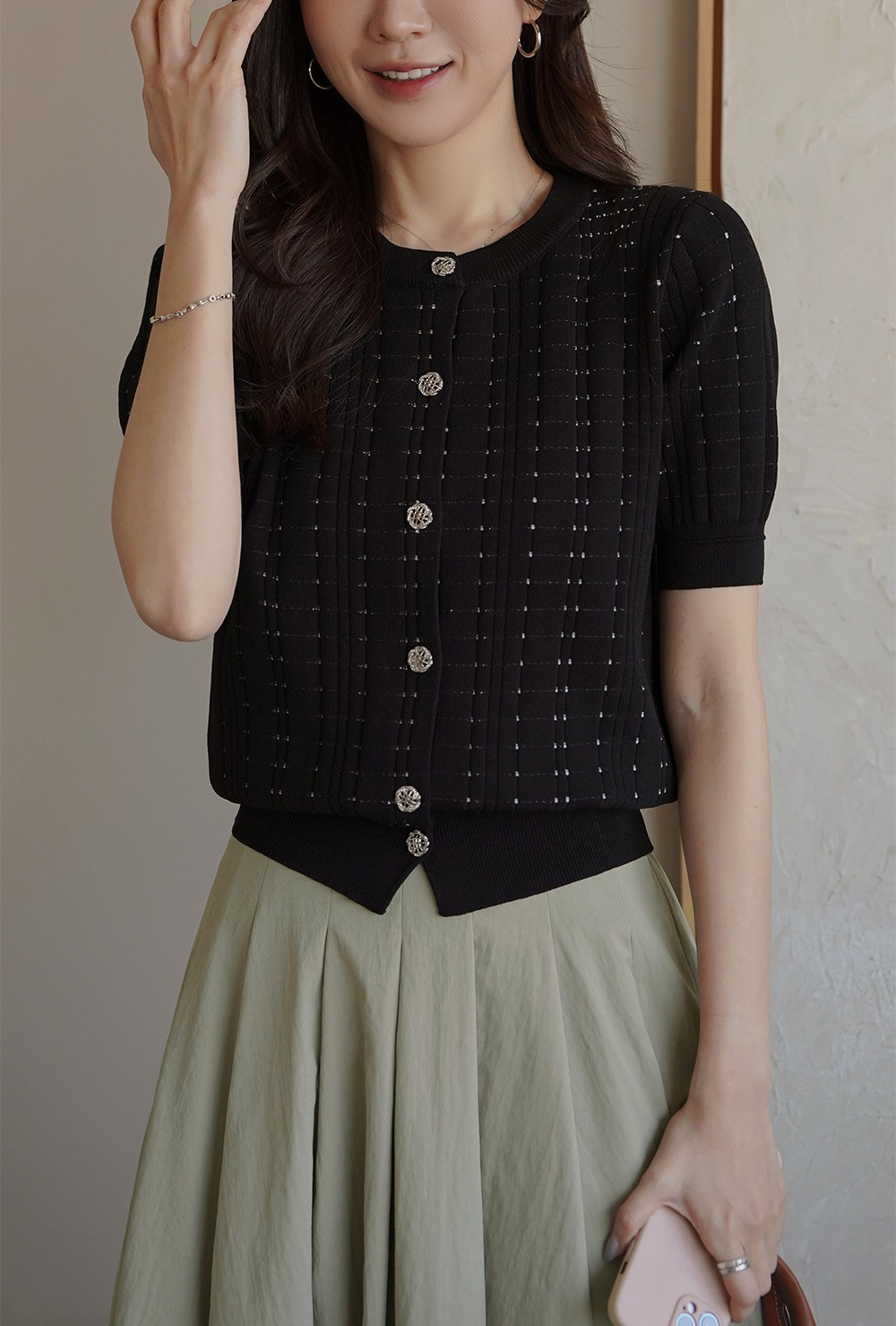 優雅銀釦壓紋針織上衣,KOREA,360633,優雅銀釦壓紋針織上衣,領500,999免運