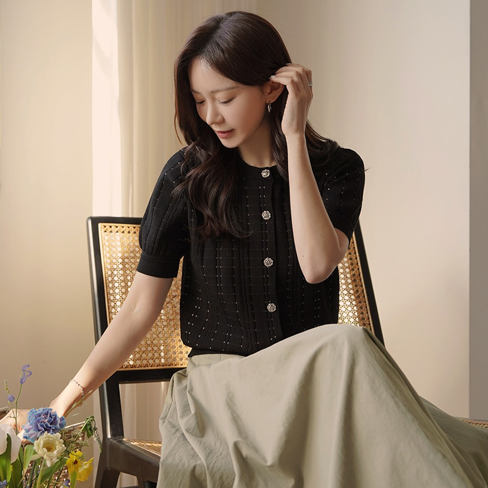 優雅銀釦壓紋針織上衣